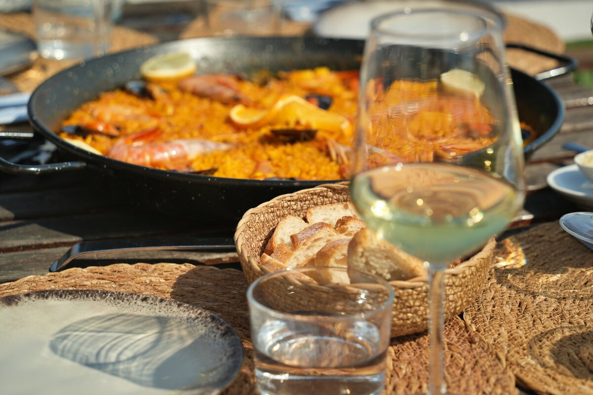 Cata de Vinos y Gastronomía